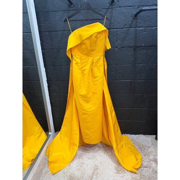 Carolina Herrera Fan Pleat Column Gown - Picture 6 of 9